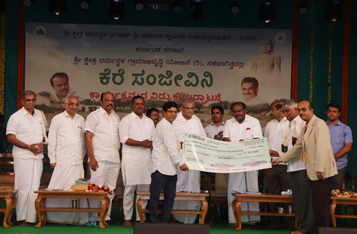 Kumaraswamy at dharmasthala